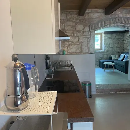 Stone House Near Rovinj Vakantiehuis Bubani