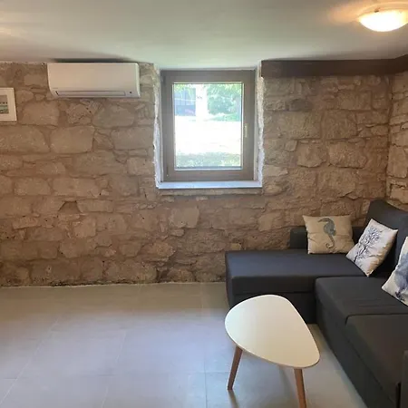 Stone House Near Rovinj Bubani