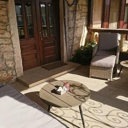 Vakantiehuis Stone House Near Rovinj *